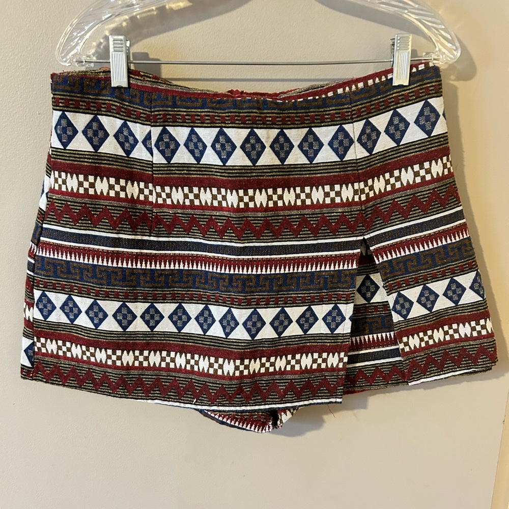 Multicolored pattern skort, size large